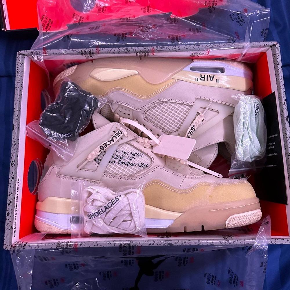 Off-White x Wmns Air Jordan 4 Retro SP ‘Sail’